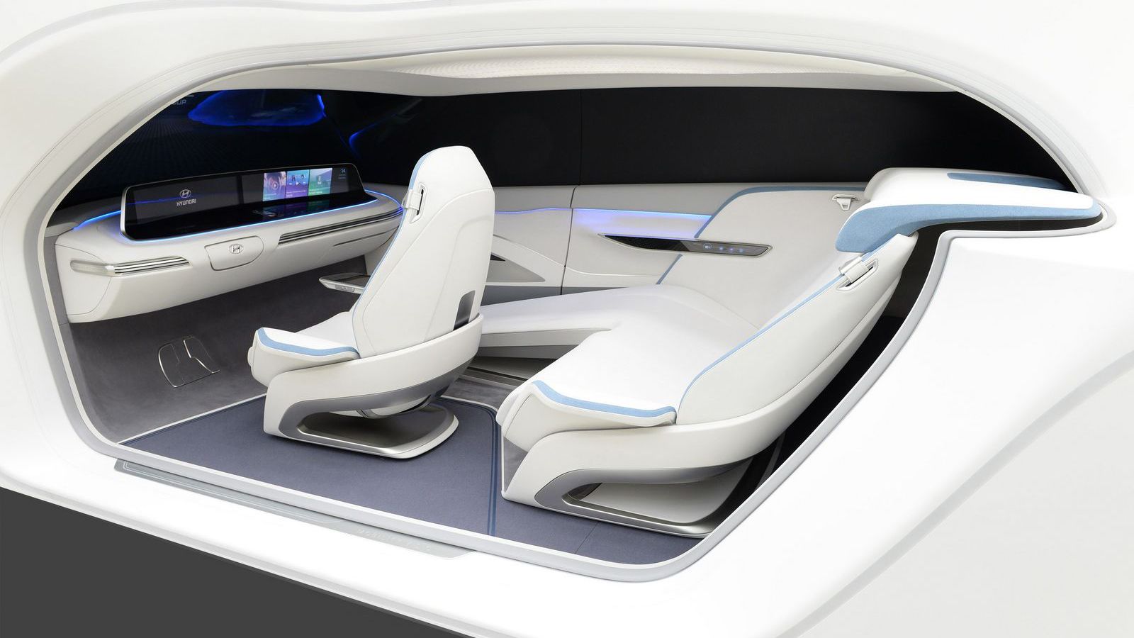 Το cockpit περιλαμβάνει και το «Mood Bursts», που μέσω αισθητήρων ανιχνεύει αν ο οδηγός χάνει τη συγκέντρωσή του. Τότε ενεργοποιείται το «Alert Burst»